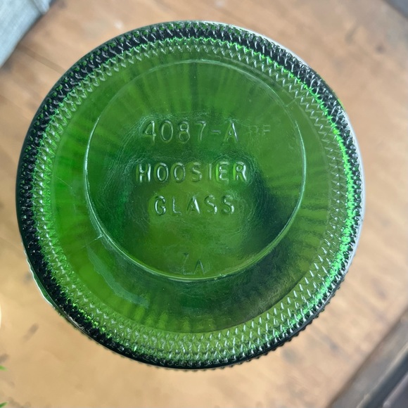 Vintage Emerald Green Hoosier Glass Vase 4087 A 10" Tall - Picture 4 of 4
